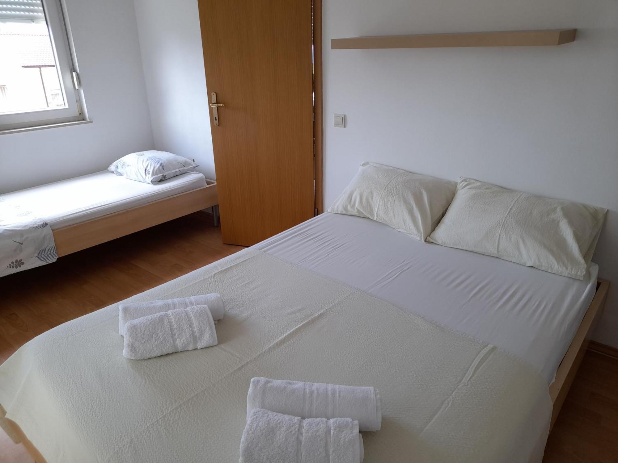 Apartments Malou Baška Voda Pokoj fotografie