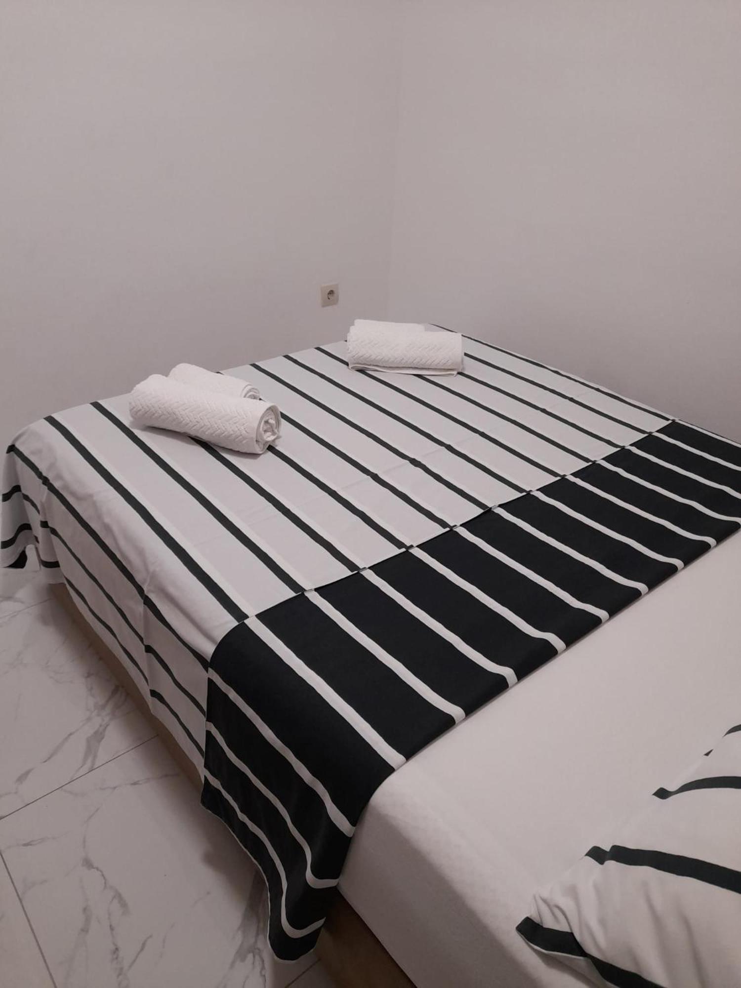 Apartments Malou Baška Voda Pokoj fotografie