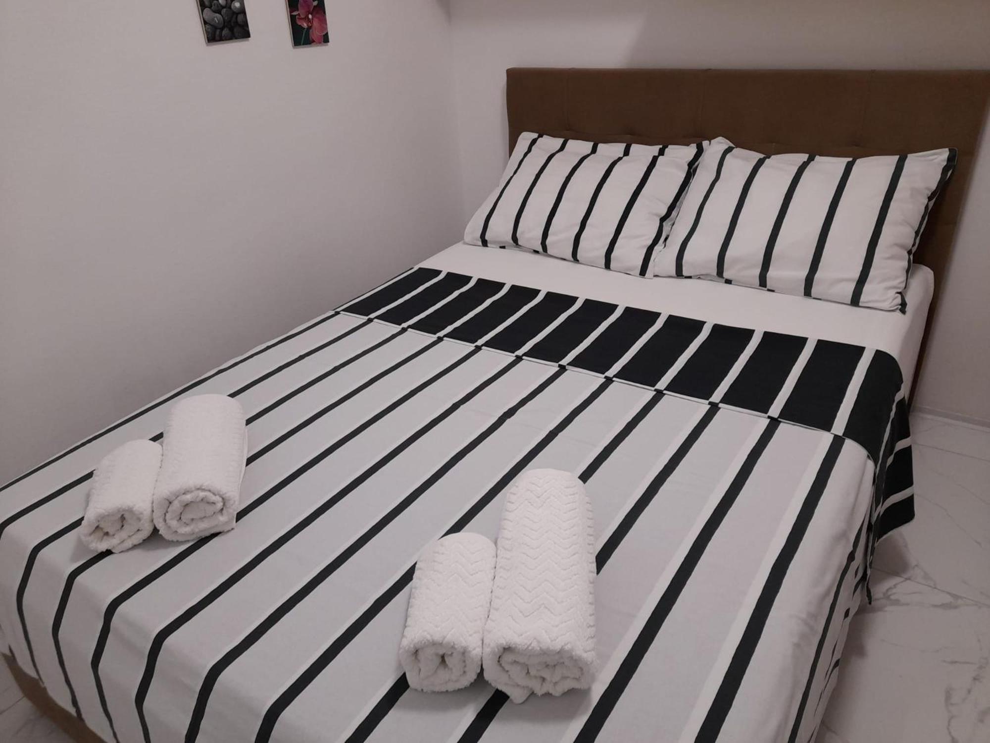 Apartments Malou Baška Voda Pokoj fotografie