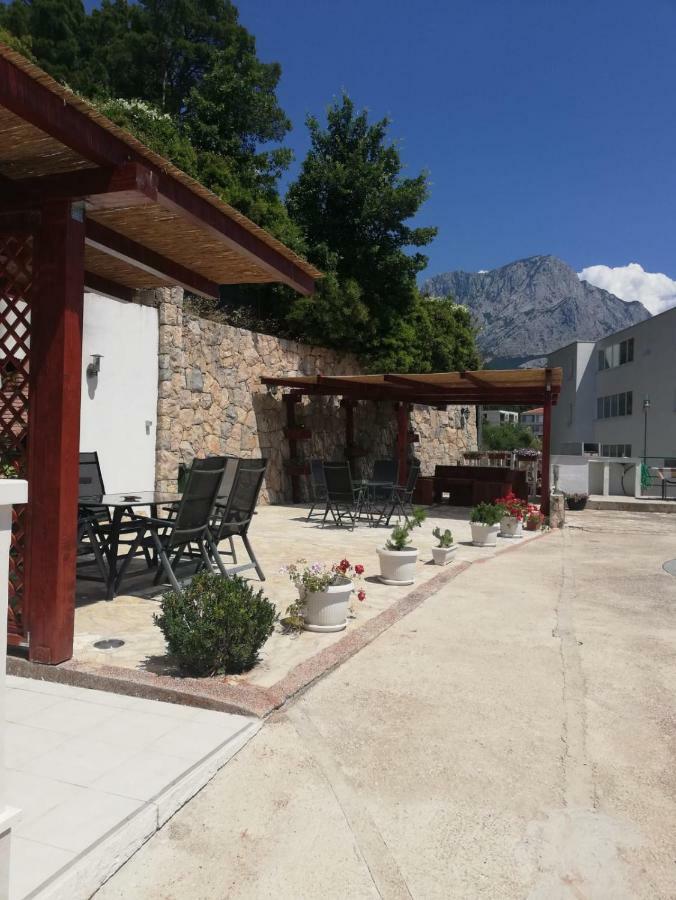 Apartments Malou Baška Voda Exteriér fotografie